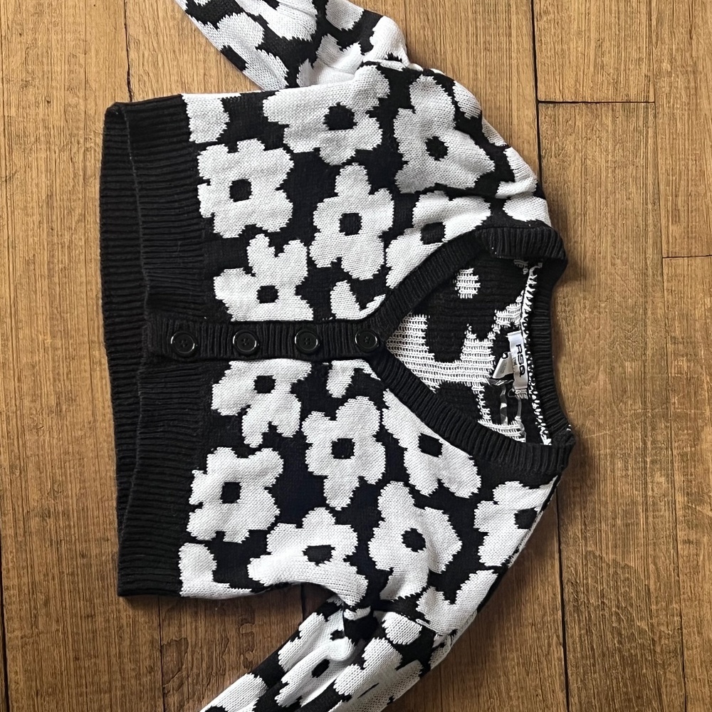 Black floral sweater RSQ size small